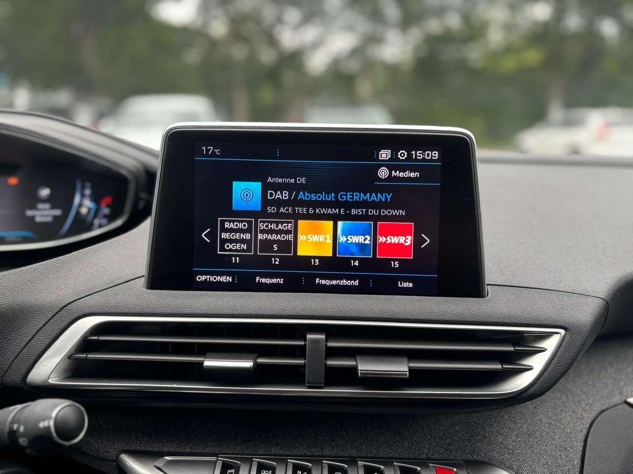 Peugeot 3008 1,2 / e-THP / PureTech / Automatik /  Allur