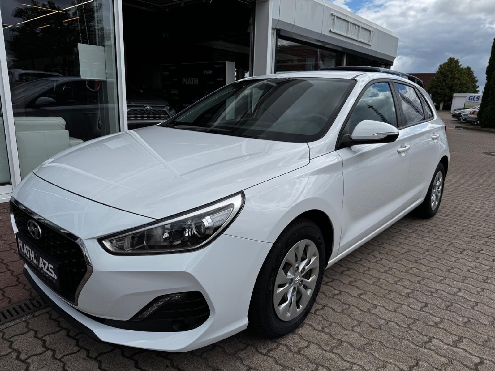 Hyundai i30 Select 5 türig Navi Kamera