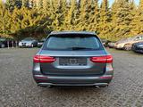 Mercedes-Benz E 220 E T-Modell E 220 d AVANTGARDE NAVI KAMERA - Mercedes-Benz E 220: T