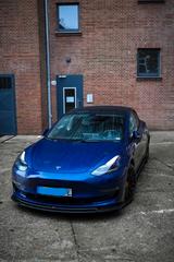 Tesla Model 3 Allradantrieb mit Dualmotor Performa...