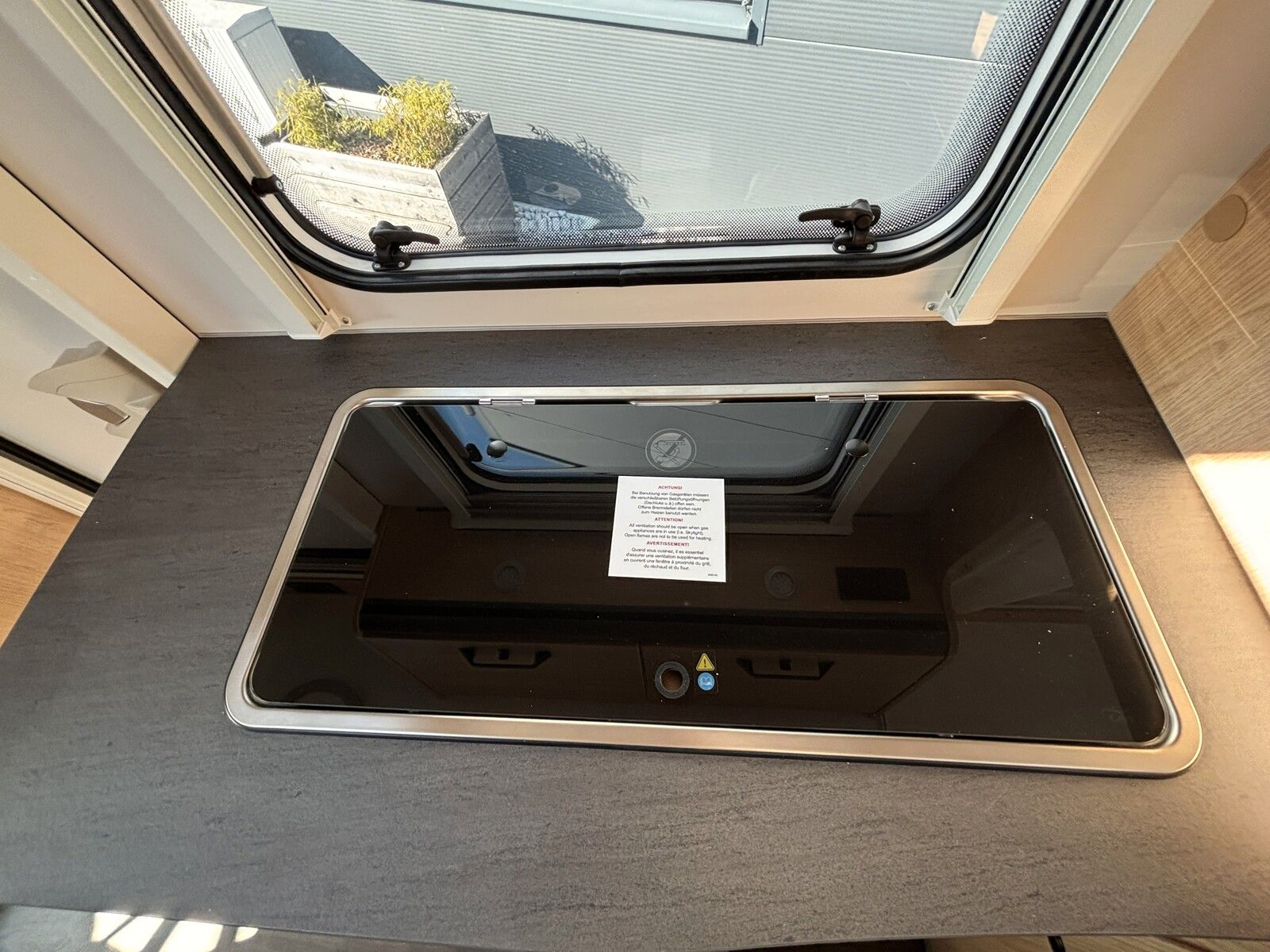 Fahrzeugabbildung Sunlight V 60 Multimediaaktion,Basicpaket
