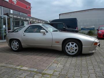 1990 Porsche 928 照片 9