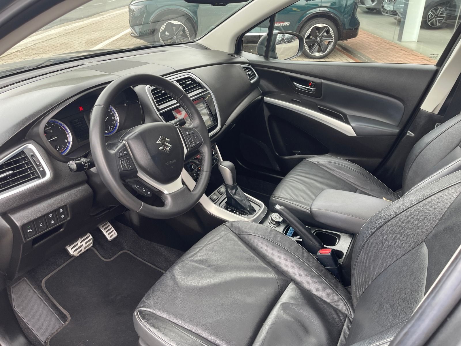 Fahrzeugabbildung Suzuki SX4 S-Cross Comfort+ 4x4/AHK/Allwetter