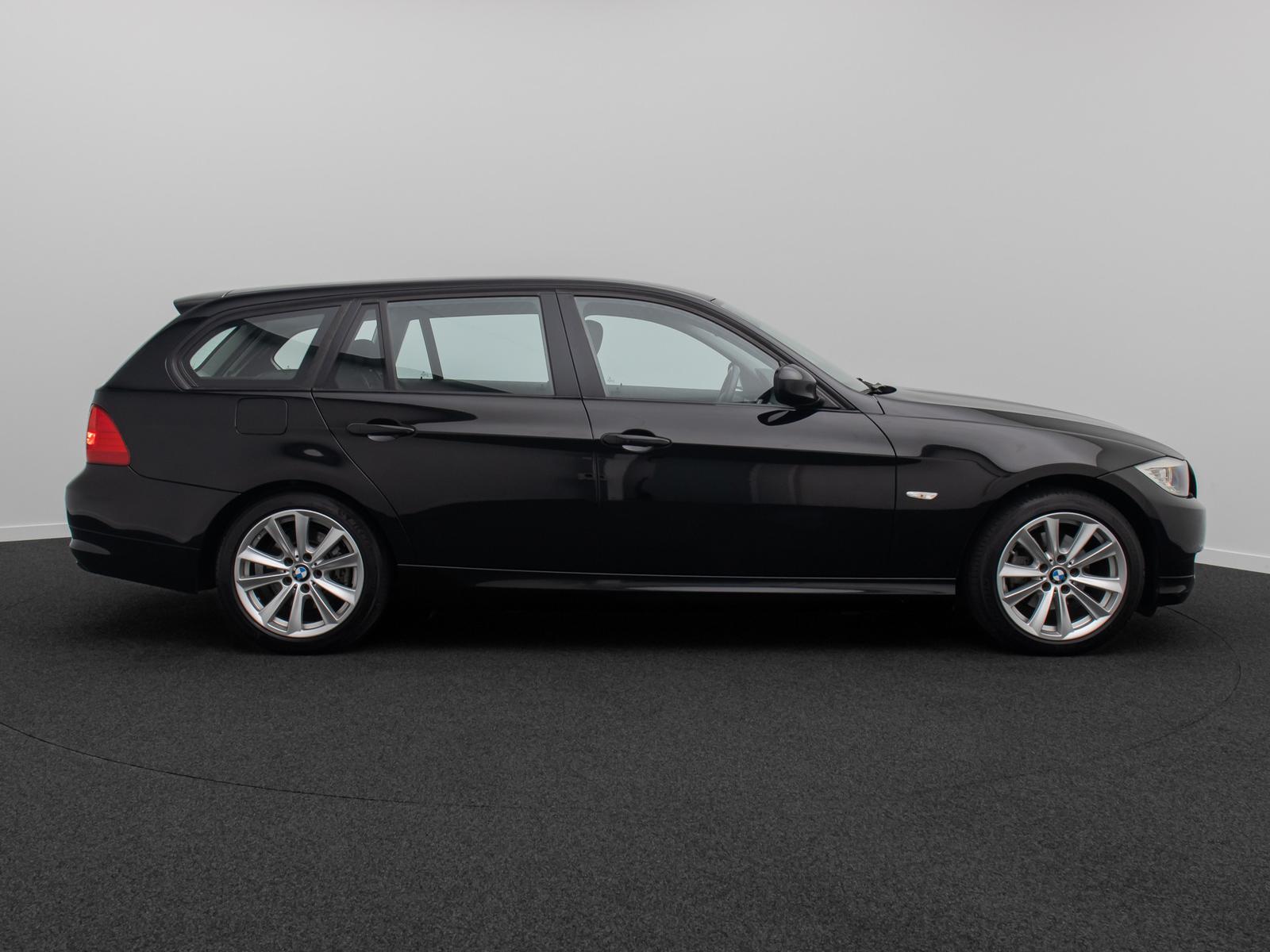 BMW 318 2012 — photo 5