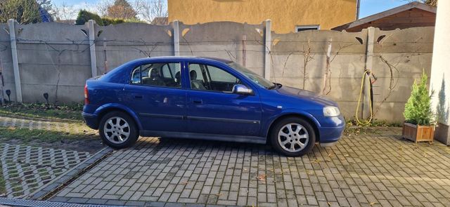 Opel Astra 1.6 Angemeldet TÜV 8.26