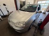 Volkswagen Golf V Lim. Tour+1.Hand+Seniorenauto+PDC - Volkswagen Golf: V Tour