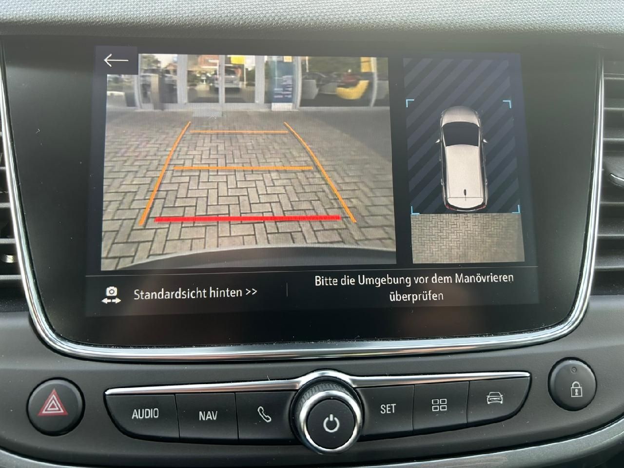 Fahrzeugabbildung Opel Crossland Elegance
