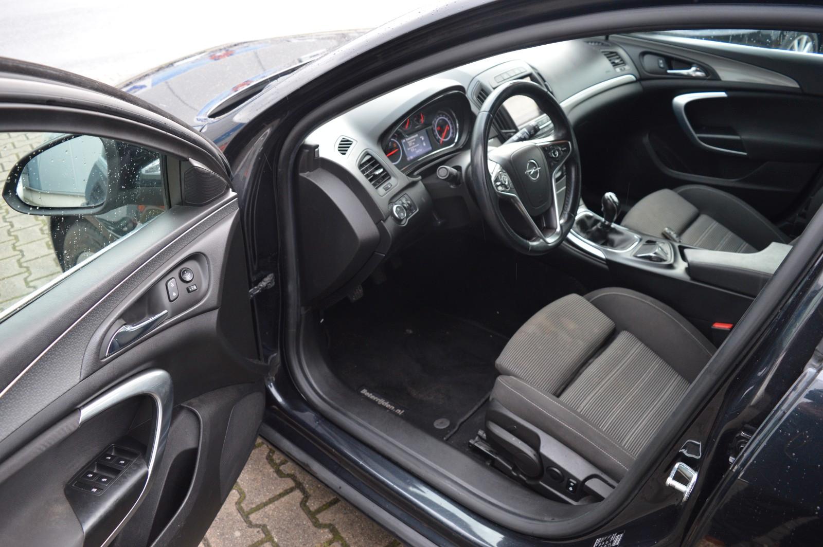 Opel Insignia 2014 — photo 10
