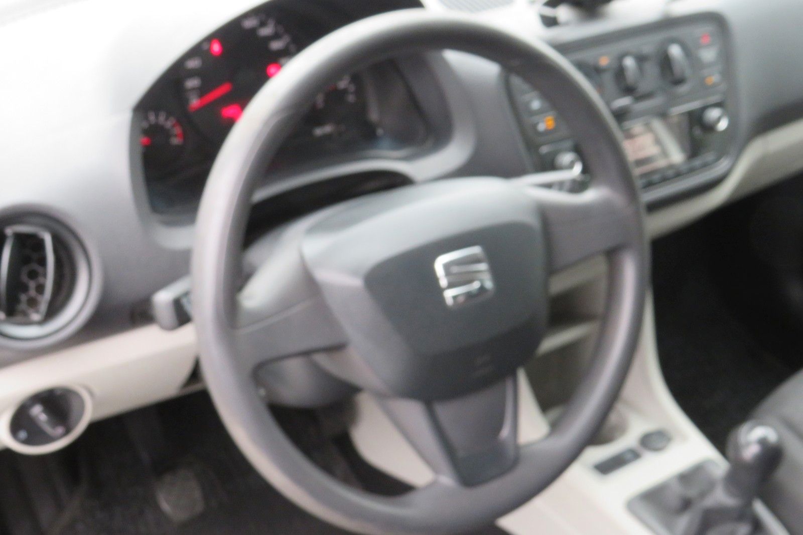 Fahrzeugabbildung SEAT Mii Style 4T KLIMA SITZH. MAPS&MORE 1.HD