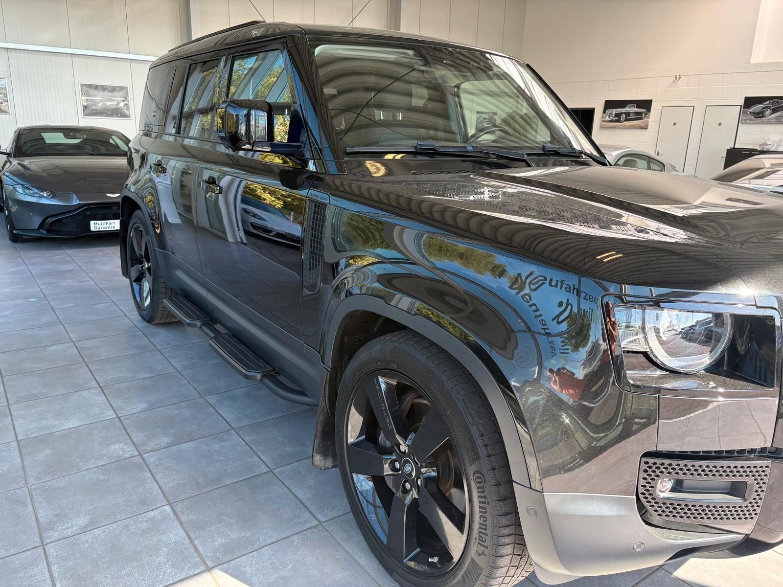 Fahrzeugabbildung Land Rover Defender 110 SE