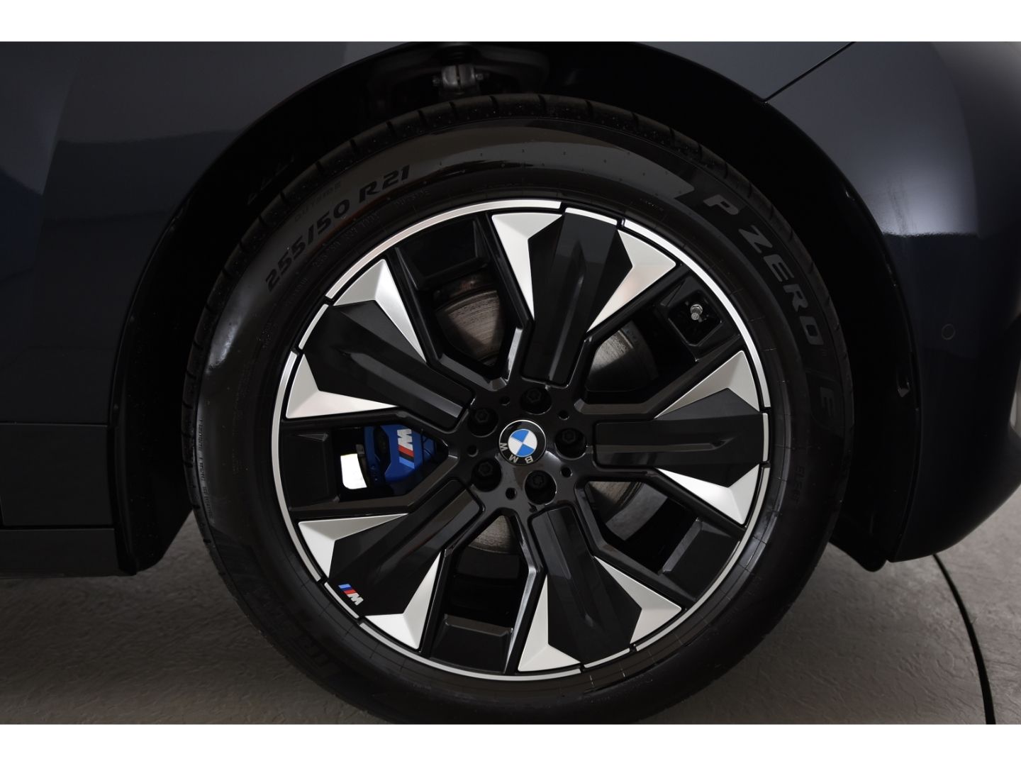 BMW iX xDrive 45 M Sport Anhängerkupplung Autobahnas foto 5