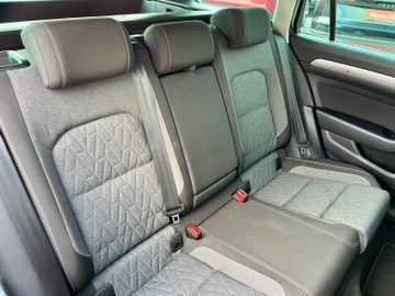 Volkswagen Passat Variant - 11