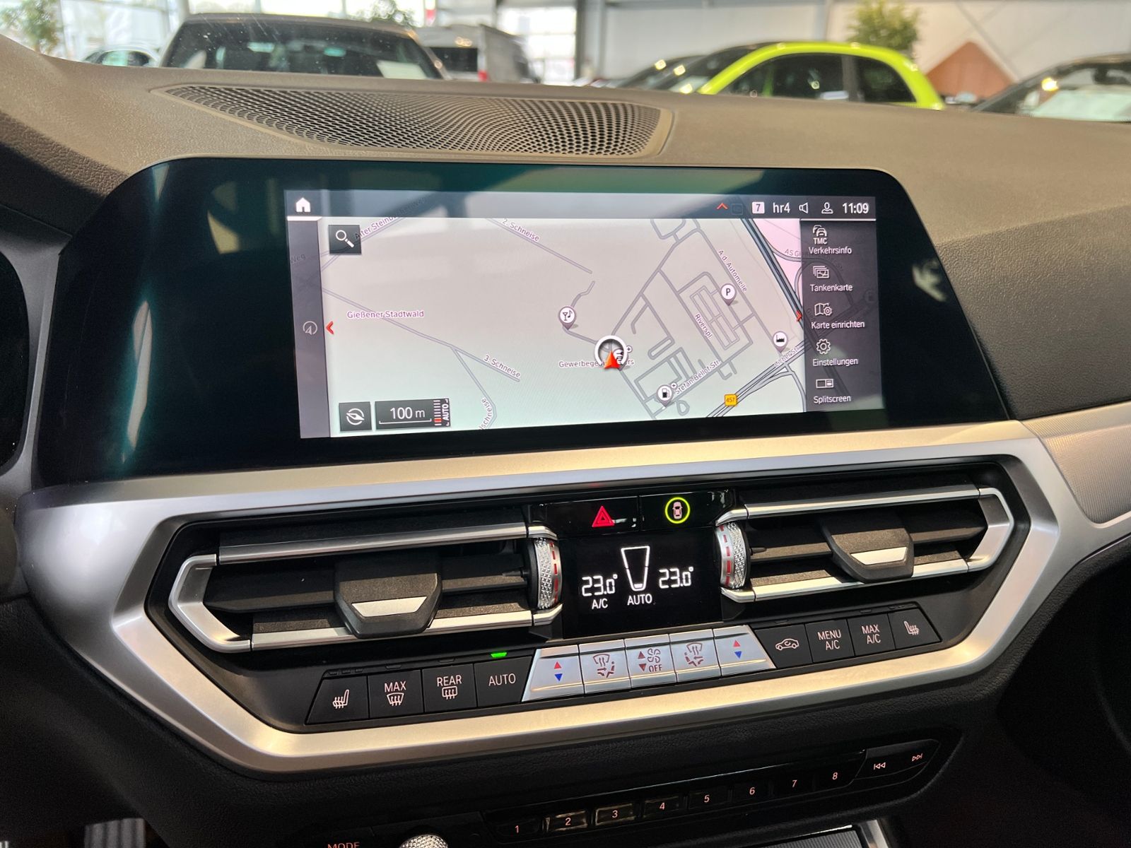 Fahrzeugabbildung BMW 320i Touring Sport Line PANO ACC LASER RFK