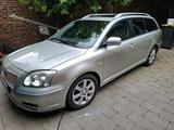 Toyota Avensis 2,4 Automatik  Executive - Toyota Avensis aus 2004: Kombi
