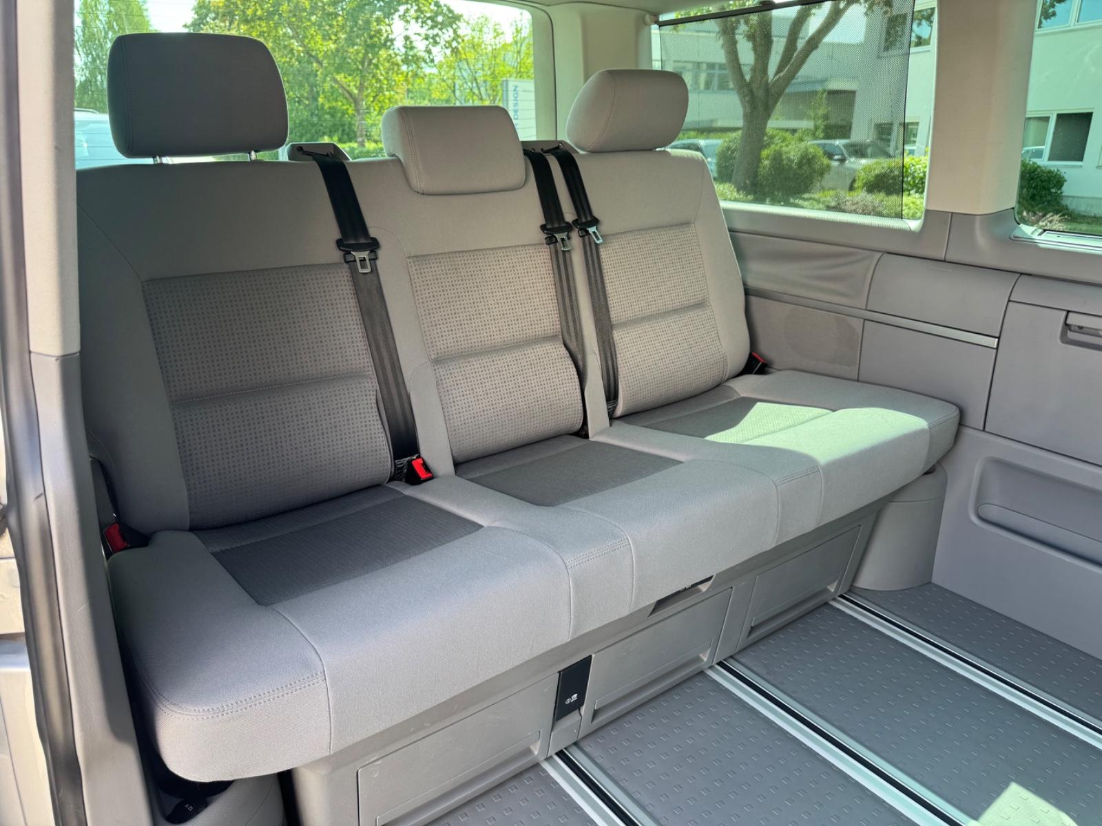 Volkswagen T5 Multivan Comfortline 2.5 TDI 5 cyl. 174 ch BVA / 1ère main / Chauffage auxiliaire / GPS / Attelage