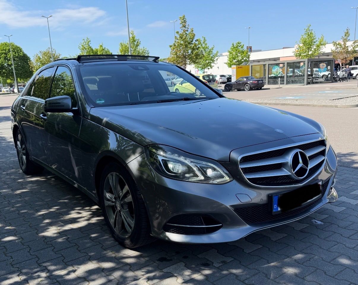 MERCEDES-BENZ E 220