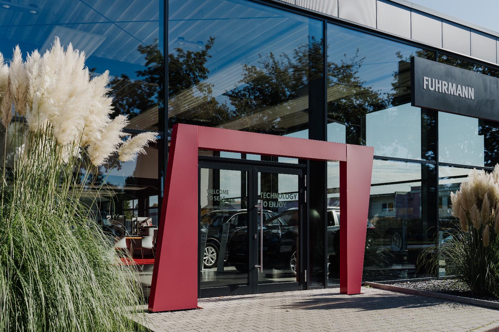 showroom-image-top