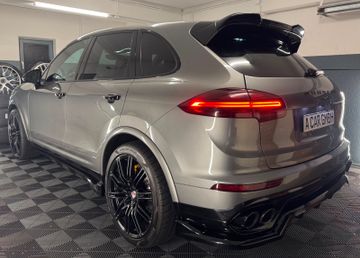 Porsche Cayenne - 4