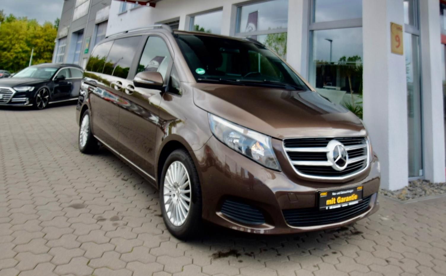 Mercedes V 220 - 1