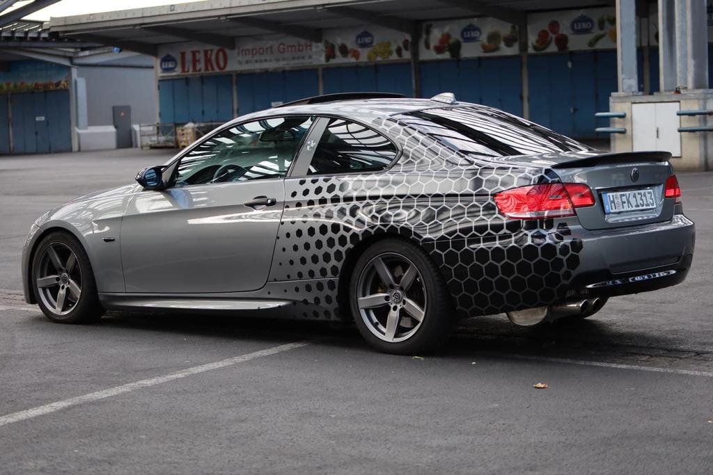 BMW 330