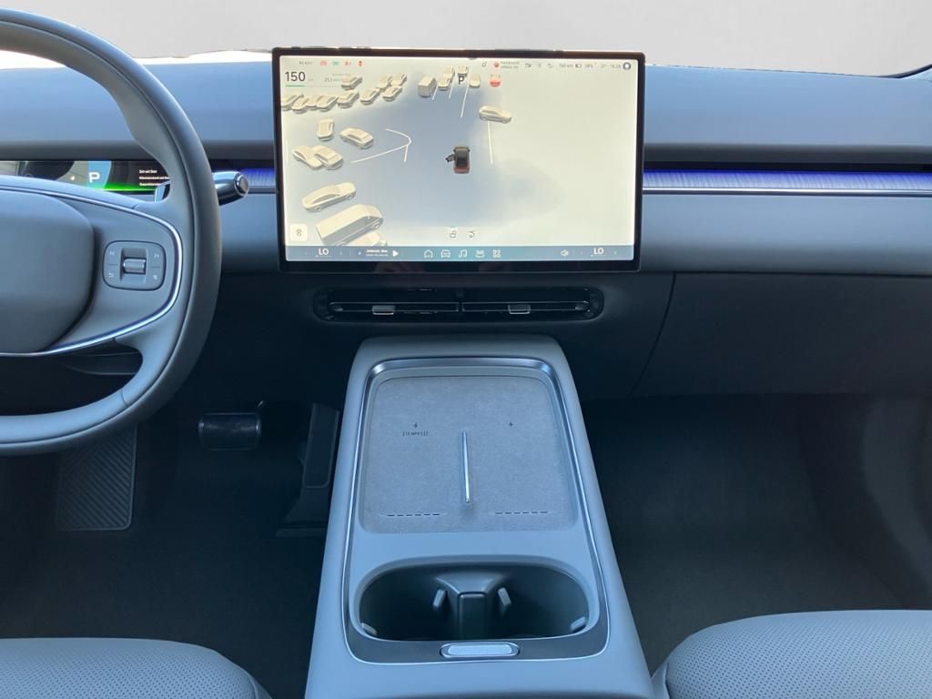 XPENG P7