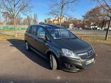 Opel Zafira 1.8 Sport Sport - Opel Zafira von privat