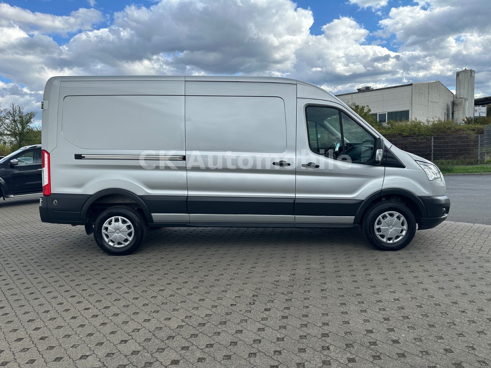 Fahrzeugabbildung Ford Transit Kasten 350 H2L3 Trend/Navi/Klima/PDC