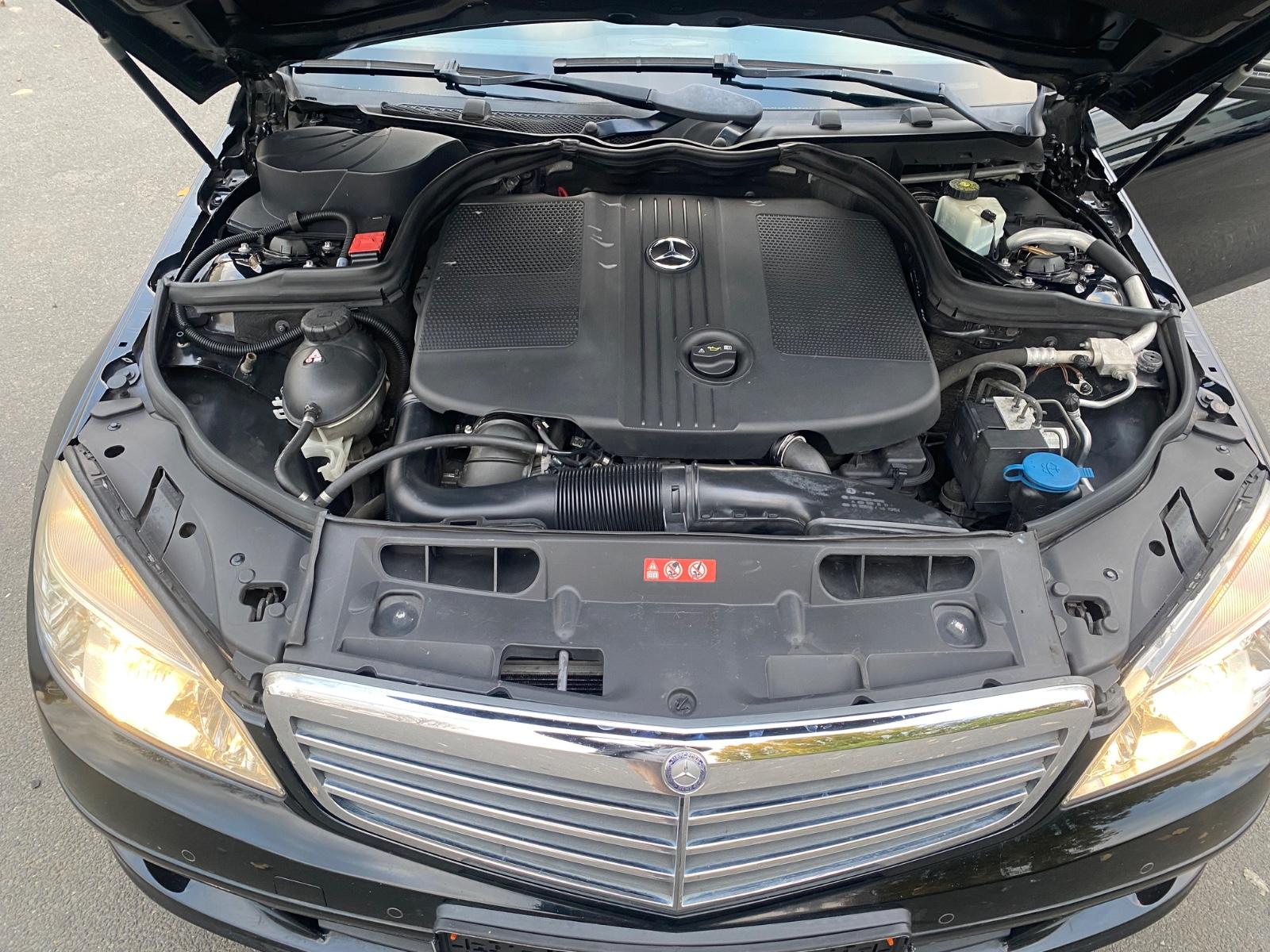 Mercedes-Benz C200 2010 — photo 10