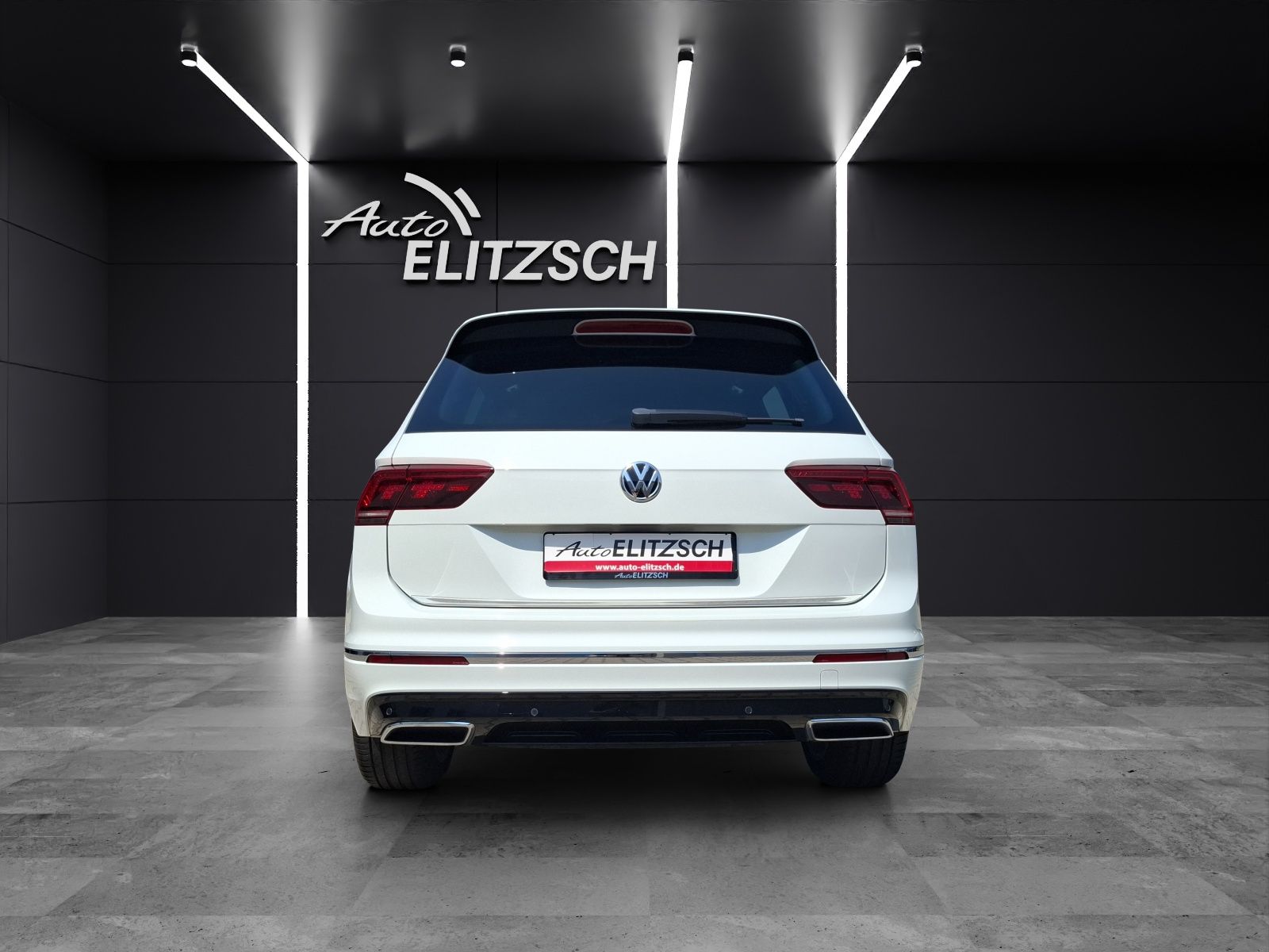 Fahrzeugabbildung Volkswagen Tiguan TSI R-Line DSG 4M LED AHK Navi Pano HUD A