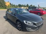 Volvo V60 Kombi AWD Navi Xenon Kamera Leder - gebrauchte Volvo V60 aus dem Jahr 2018