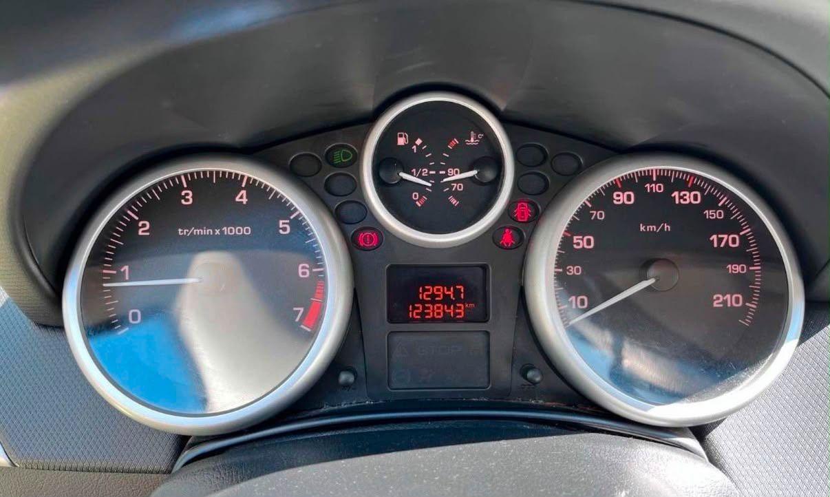 Peugeot 207 2012 — photo 6