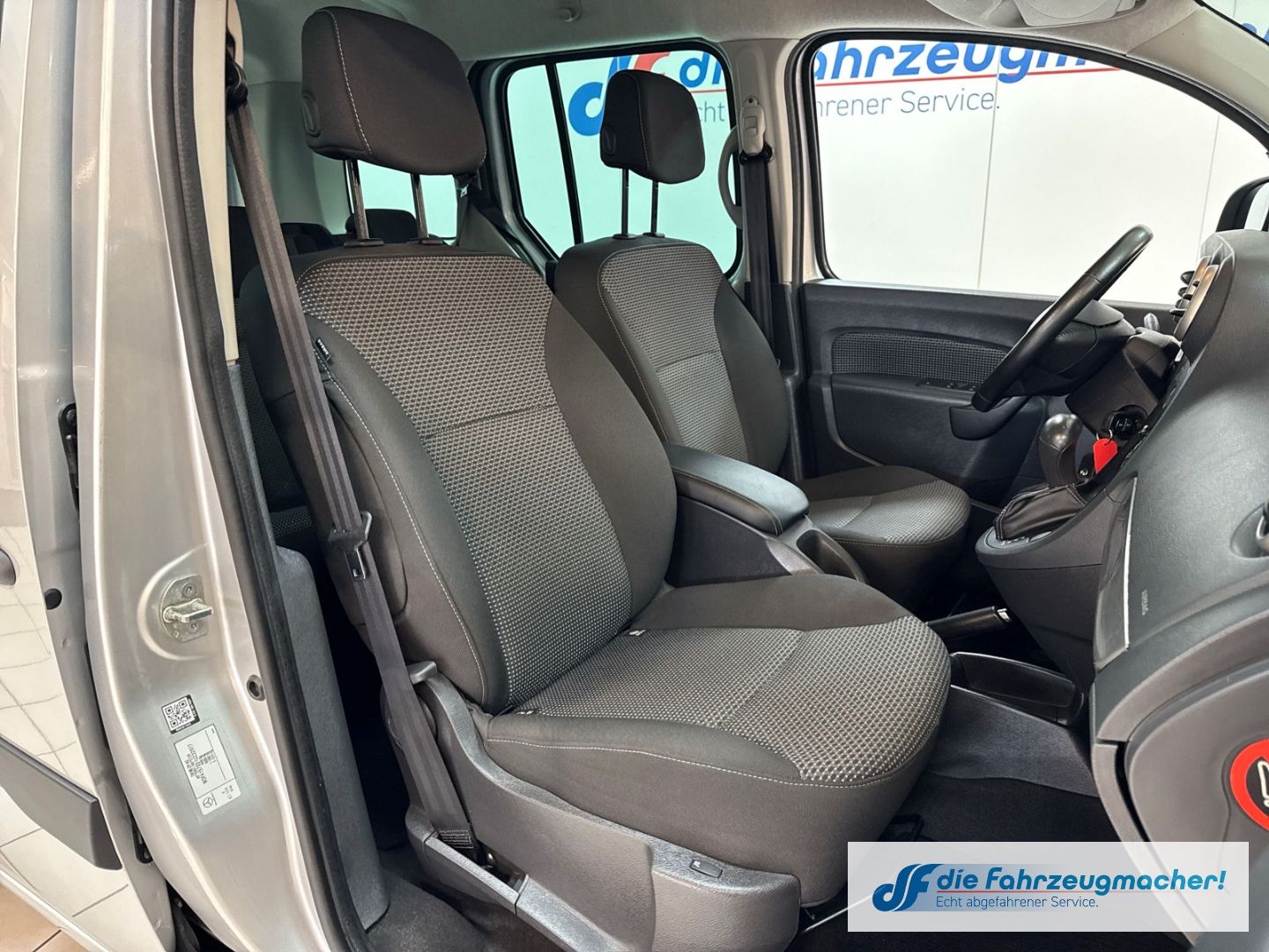 Fahrzeugabbildung Mercedes-Benz Citan 112 lang Klimaautom SHZ Temp PDC Berganfah