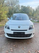 Renault Megane Scenic 1.4 TCE Euro 5 / 04/... - Renault Megane mit Benzin-Antrieb: Van