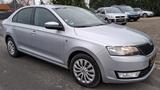 Skoda Rapid Spaceback 1.4 Ambition  *AHK - silberne Skoda Rapid