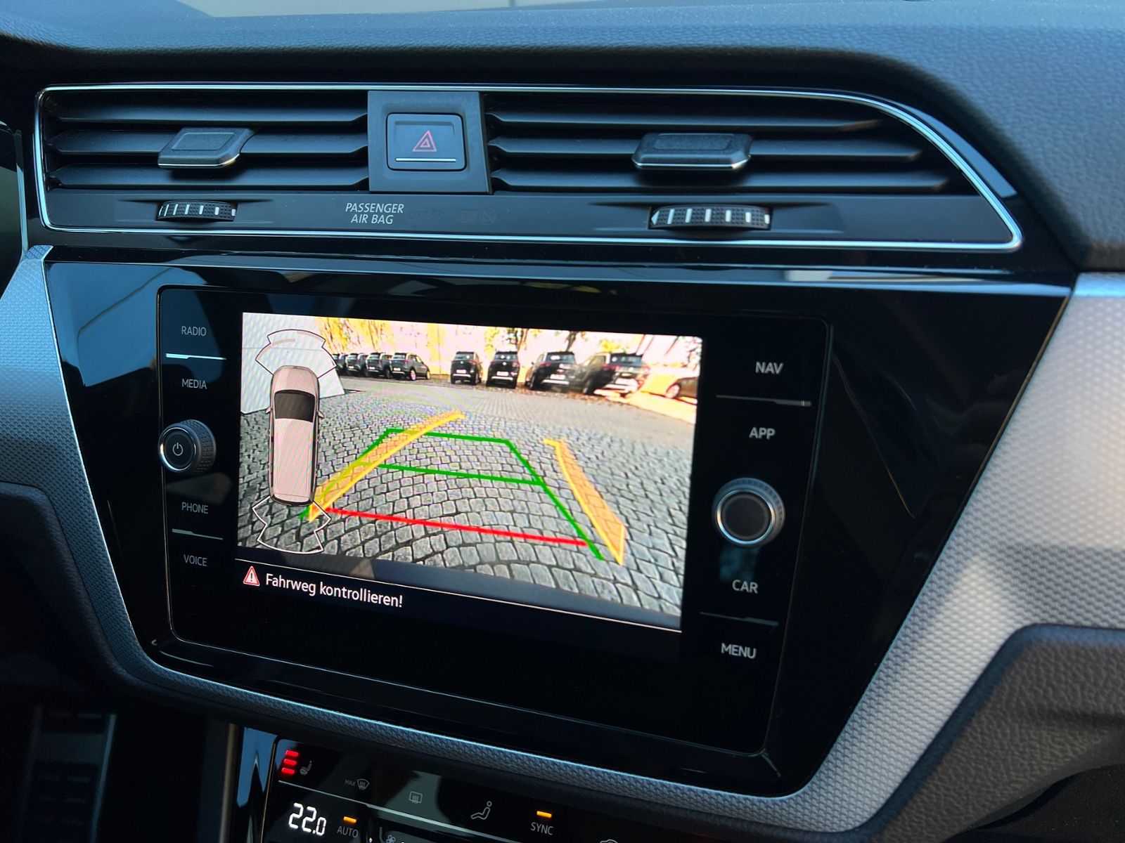 Fahrzeugabbildung Volkswagen Touran GOAL 1.5 TSI DSG *AHK, ACC, Kamera, 17''-