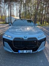 BMW 760i xDrive  4.4 biturbo s68T - BMW 760 mit Panoramadach
