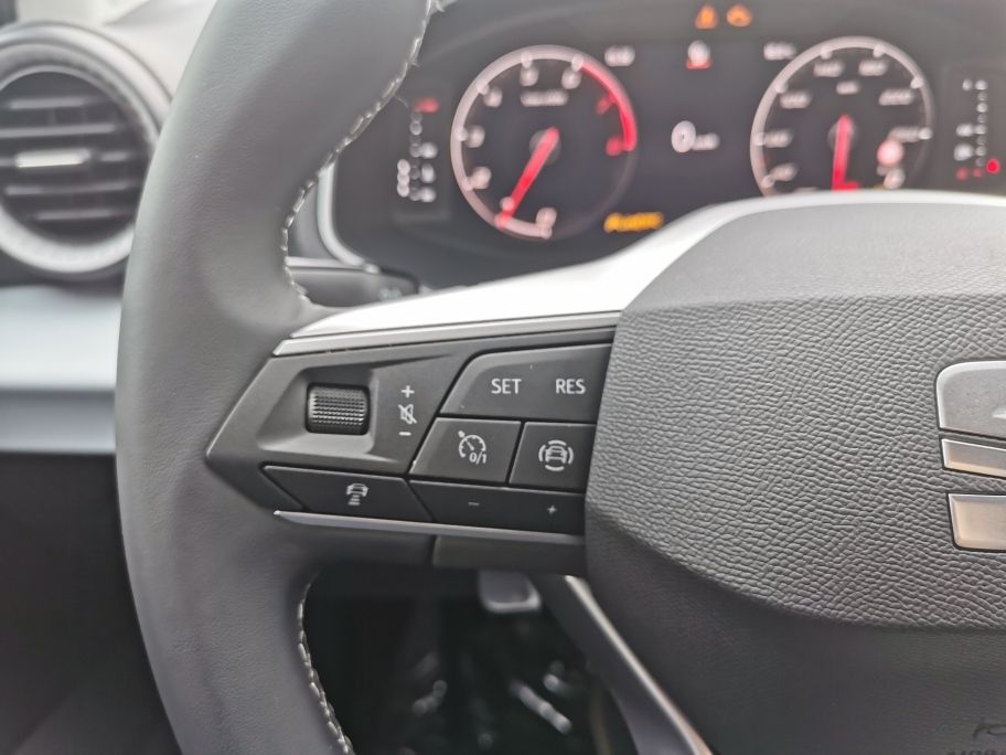 Fahrzeugabbildung SEAT Arona Style 1.0 TSI + SHZ + DAB + NAVI