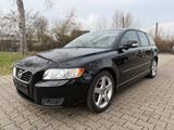 Volvo V50 d Kombi D2 Summum/BI XENON/AHK/ - Volvo V50 mit Diesel-Antrieb