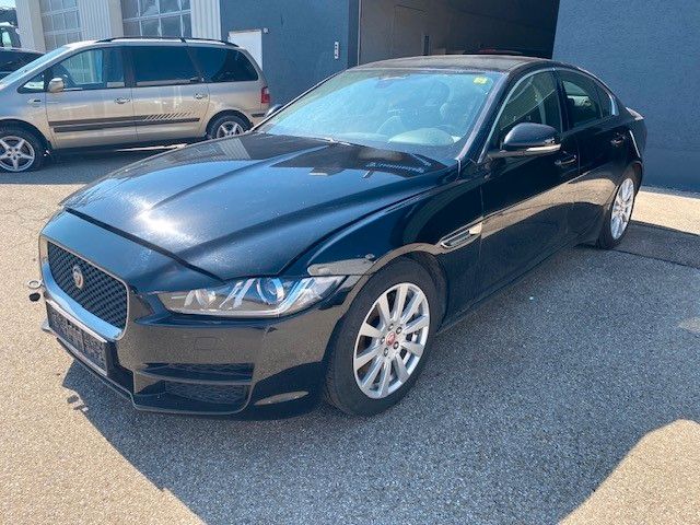 Jaguar XE Pure