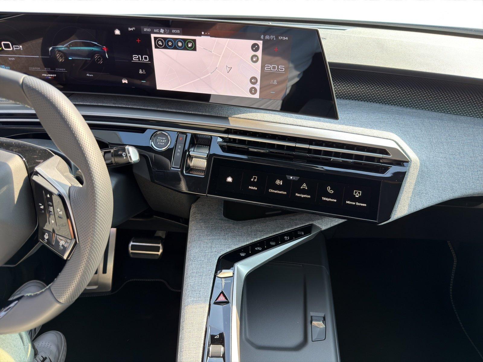 Peugeot 3008 GT 210 Kam.+KeyLess+LED+Navi