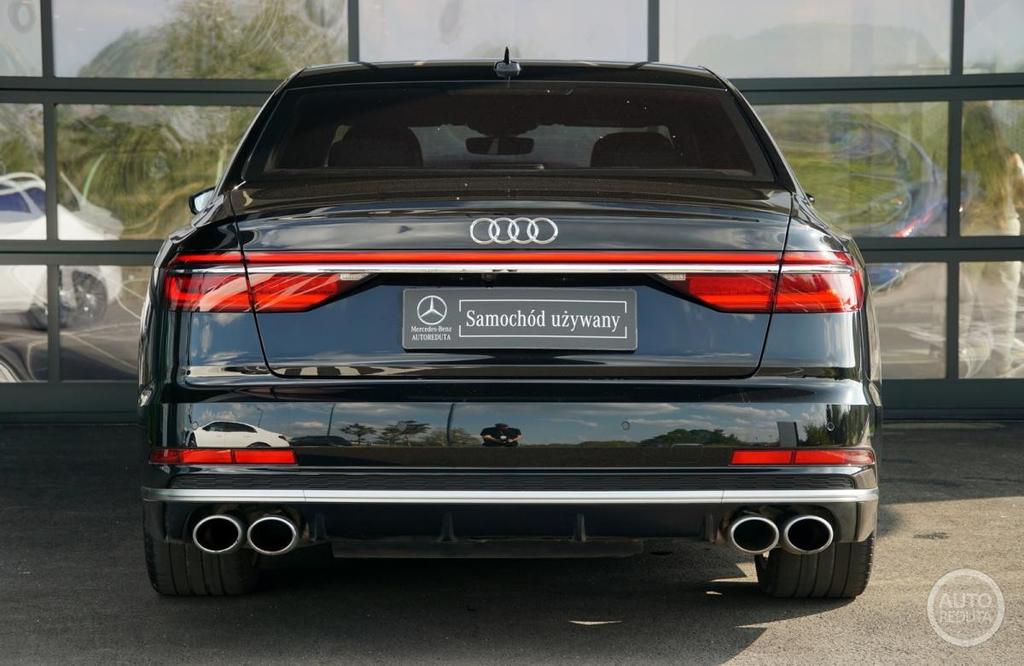 Audi S8
