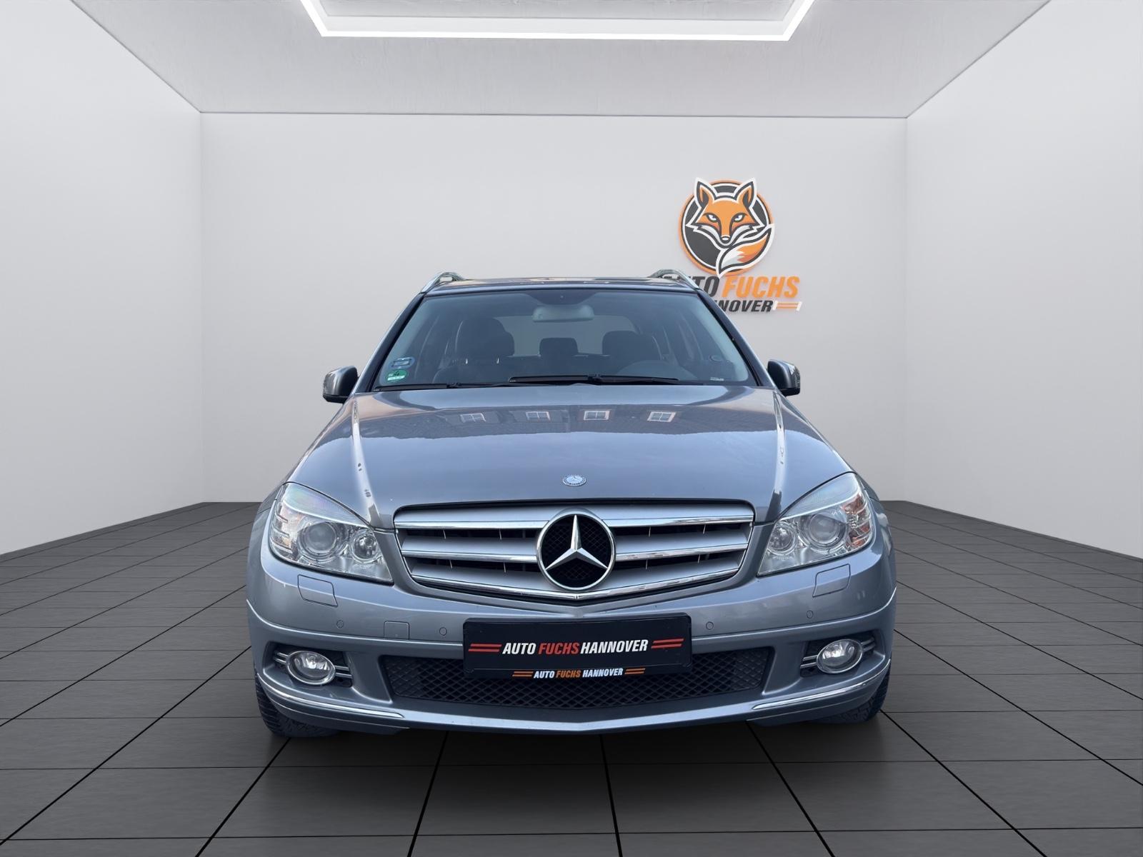 Mercedes-Benz C200 2009 — rear view
