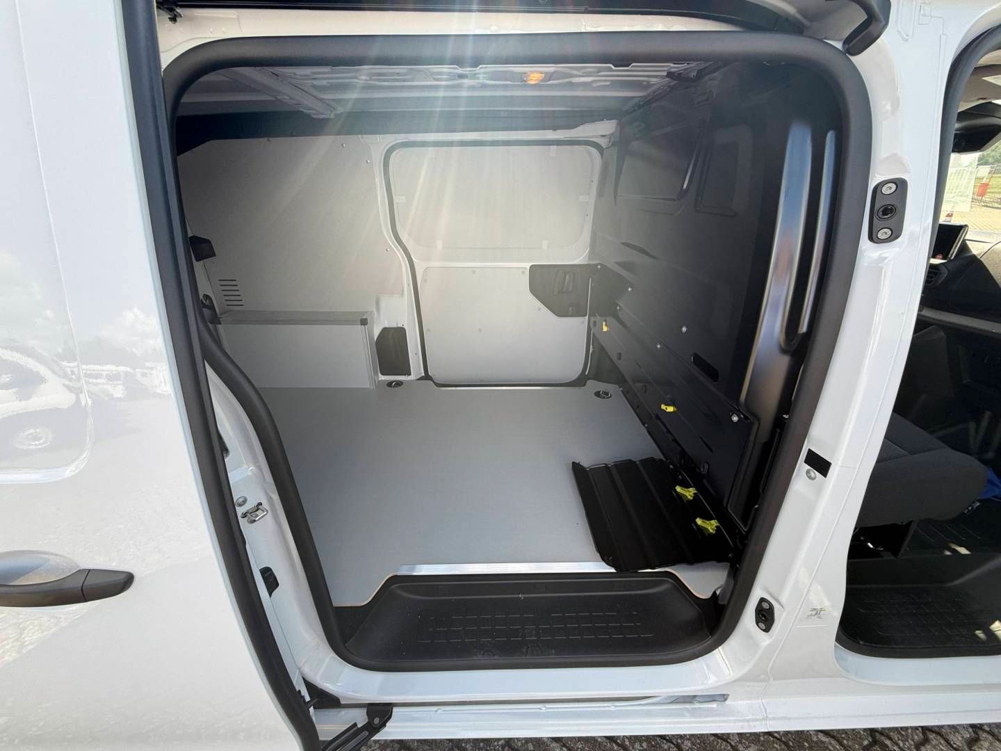 Fahrzeugabbildung Fiat SCUDO KAWA L2 2.0 145 AT8 S&S