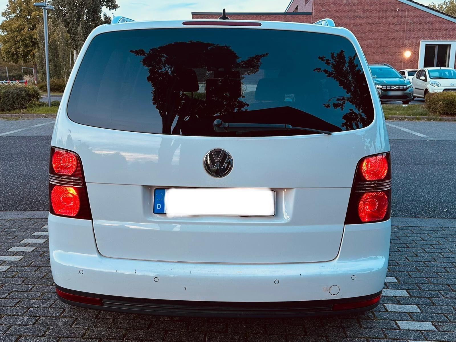 Volkswagen Touran 2009 — photo 6