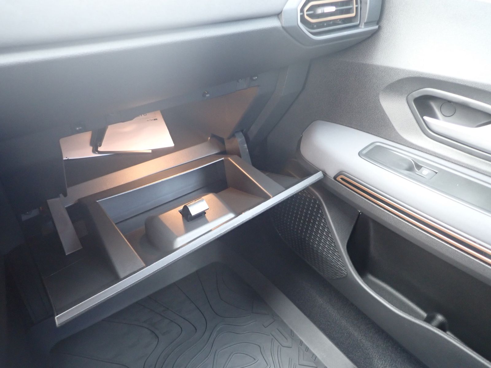 Fahrzeugabbildung Dacia Jogger Extreme TCe 110 7-Sitzer