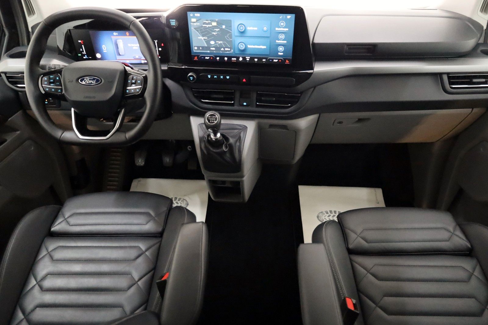 Fahrzeugabbildung Ford Tourneo Custom 2.0  320 L2 Titanium,8 Sitzer,AHK