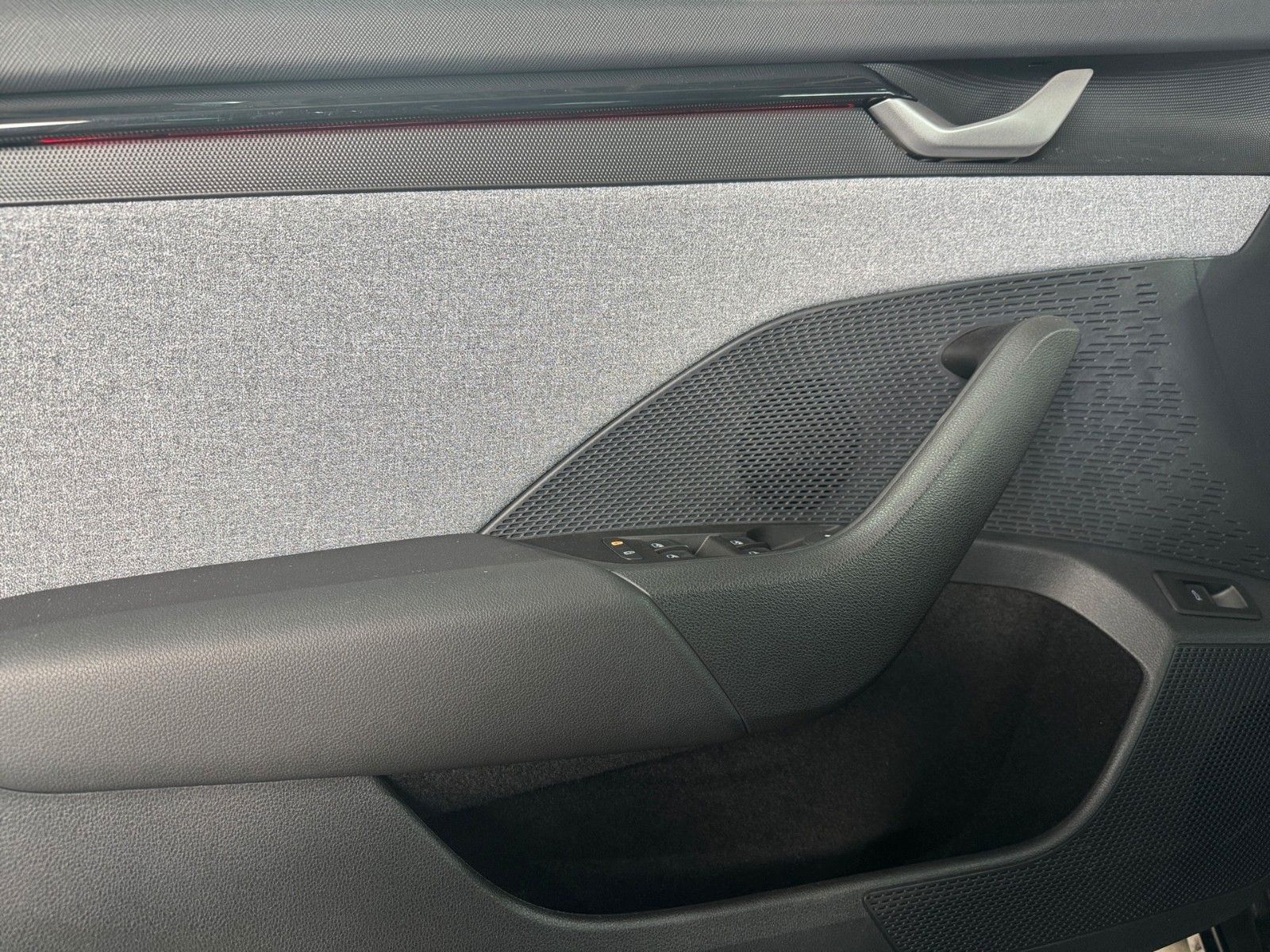 Fahrzeugabbildung SKODA Octavia Combi Selection 2.0 TDI
