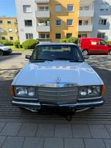 Mercedes-Benz Mercedes Benz 240D - Mercedes-Benz Diesel Gebrauchtwagen aus dem Jahr 1981