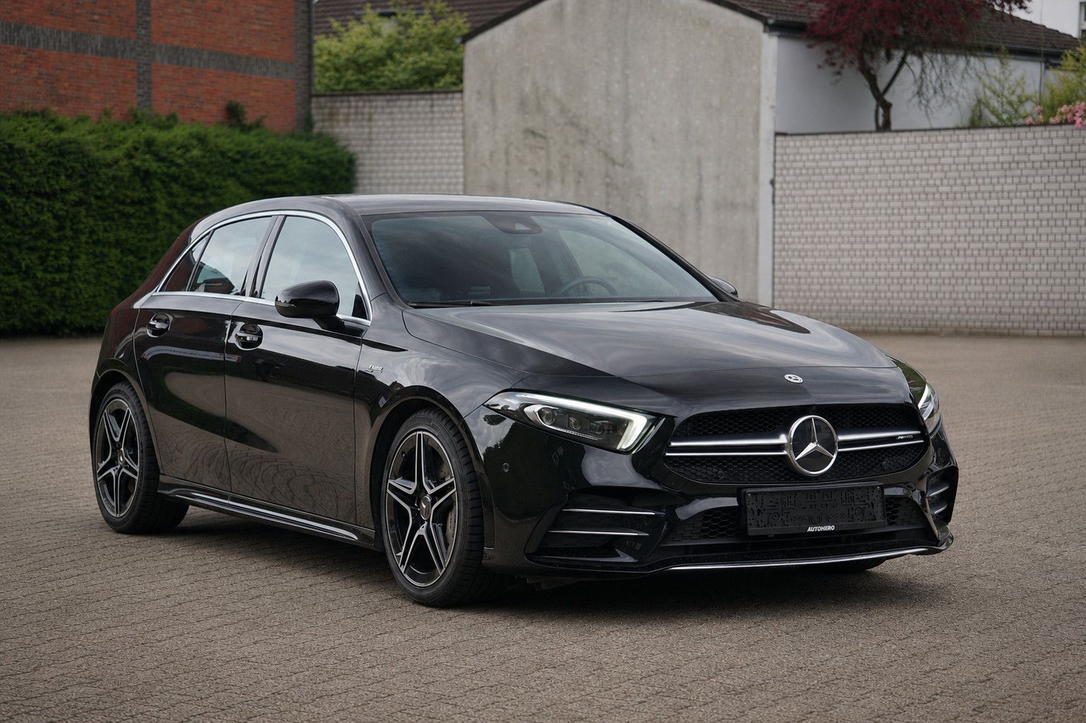 MERCEDES-BENZ A 35 AMG 4Matic mbux +