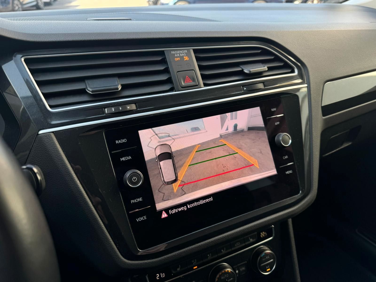 Volkswagen Tiguan 1.5TSI Comfortline ACC R-KAM NAVI LED SHZ foto 17